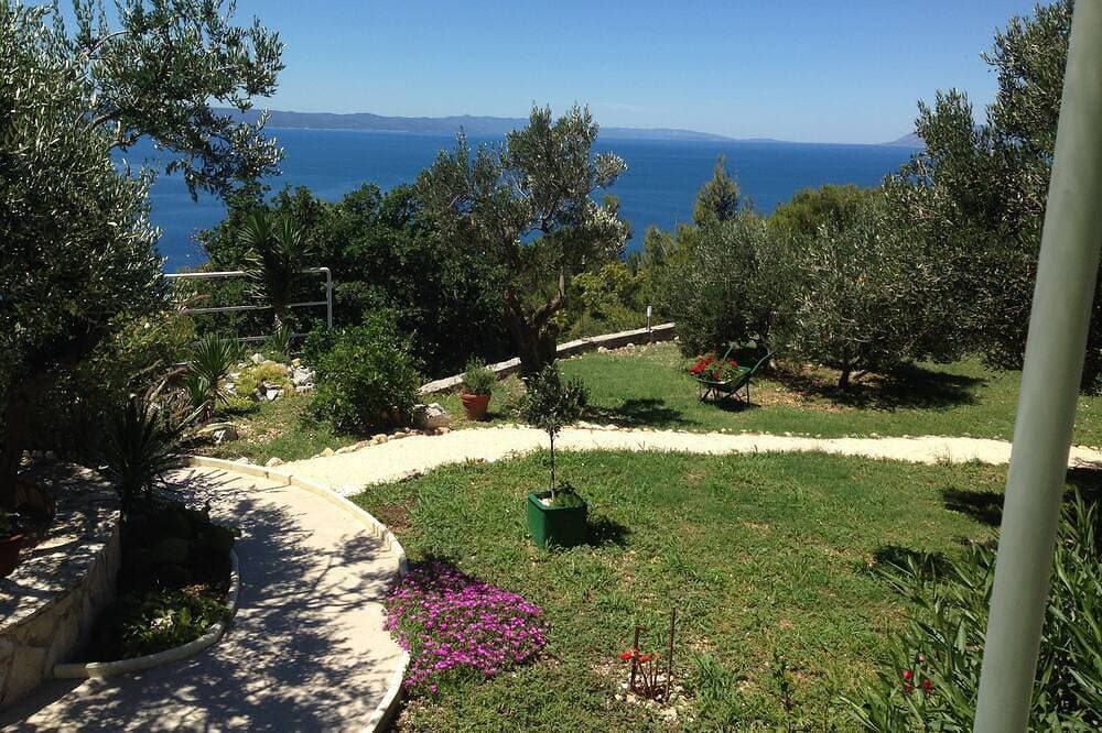 Foto 5 von 30: Villa in Podgora, 2 App. ruhig super Meer- und Inselblick. Privat Pool,WiFi