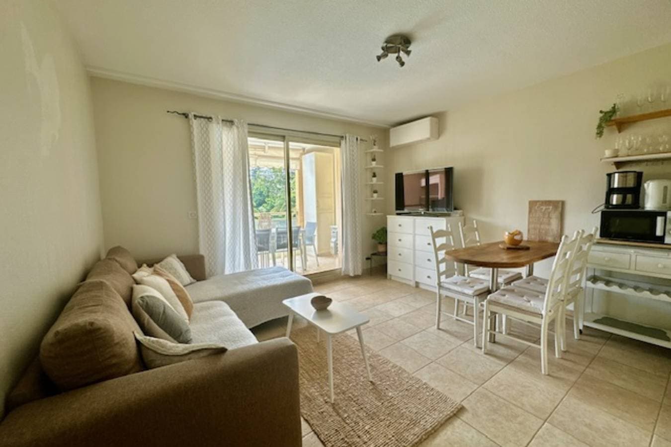 Foto 2 von 20: Ferienwohnung für 2 Personen mit Pool