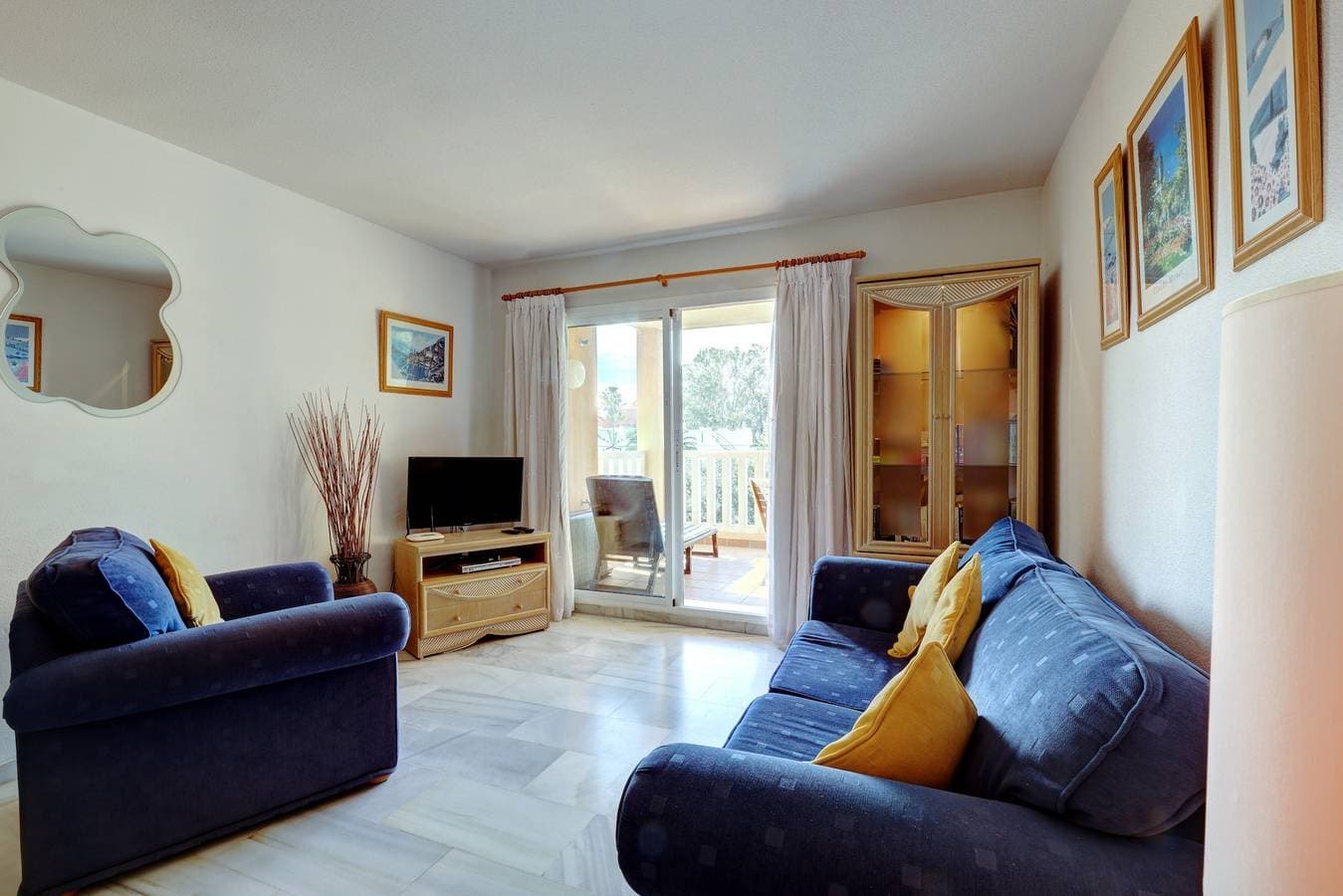 Foto 4 von 21: Luxury 2 Bed Apartment mit Gemeinschaftspools, Terrasse und WLAN