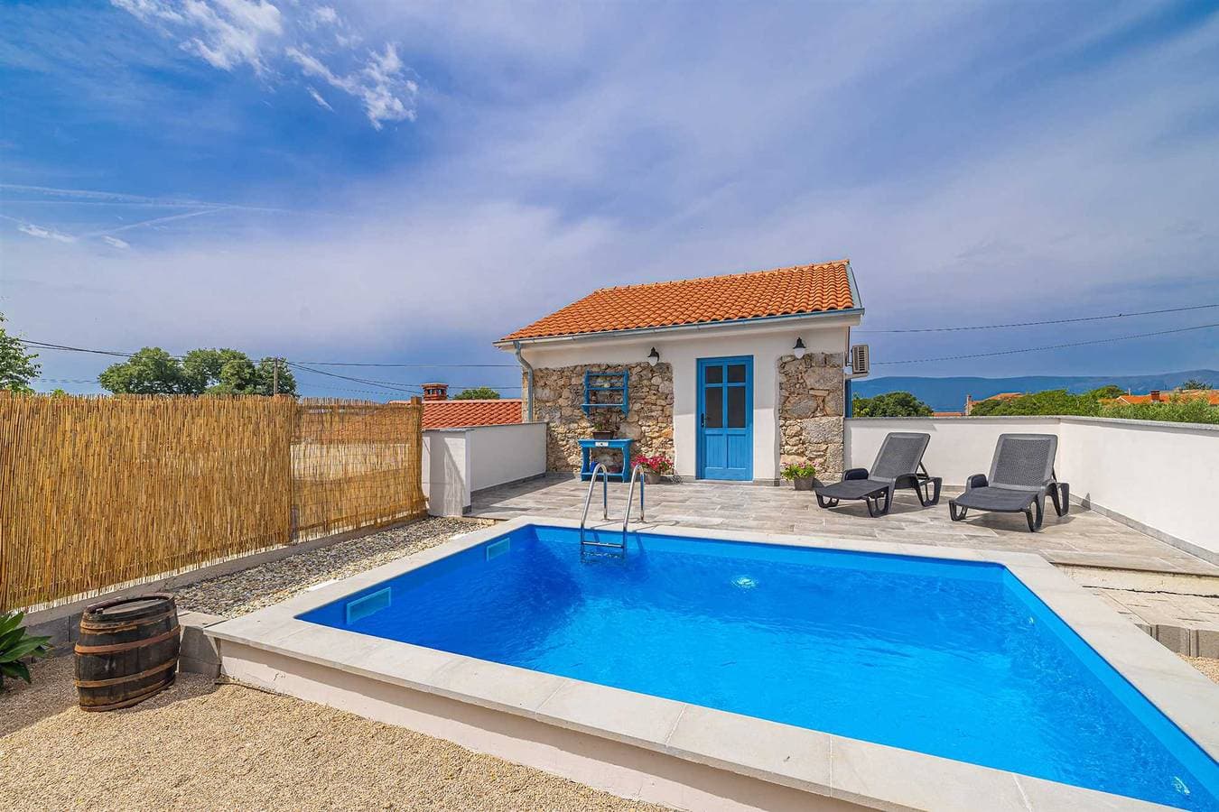 Foto 2 von 37: Ferienhaus Kuntenta mit privatem Pool und Whirlpool