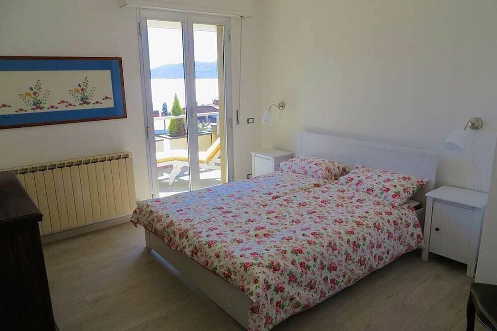 Foto 3 von 17: Selva 1 lake view apartment in Ghiffa with pool