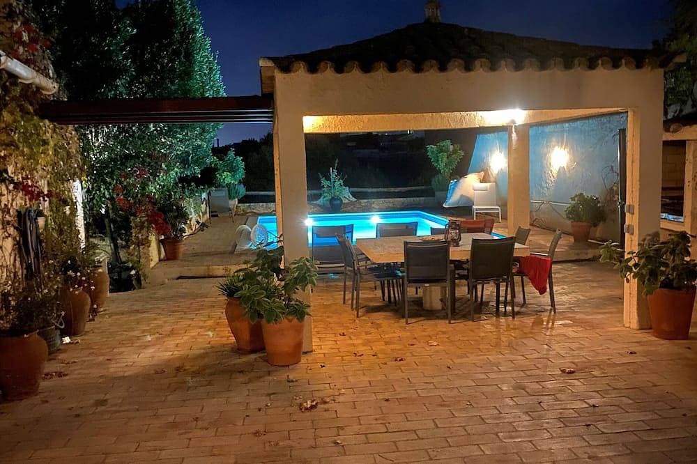 Foto 13 von 19: Own house on a 3 villa property with shared pool.