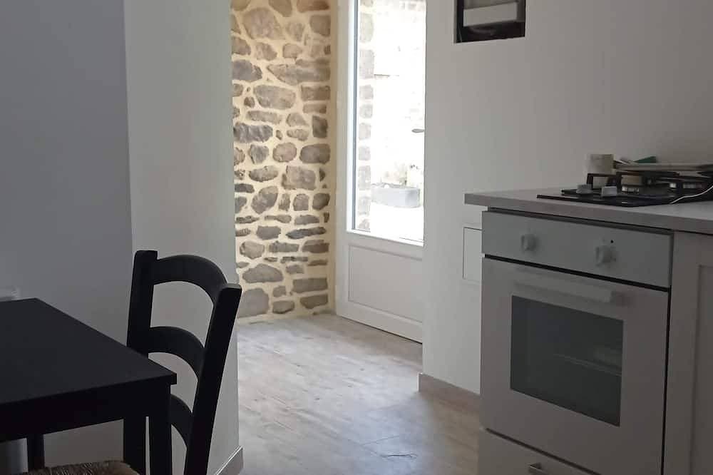 Foto 5 von 16: Charming countryside cottage with heated pool & private jacuzzi. 3 star rated
