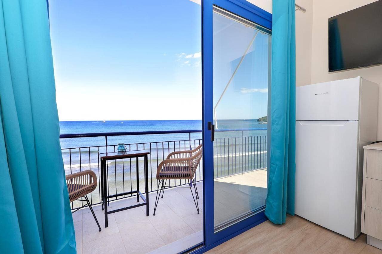 Niko's Beach Suites No1 1