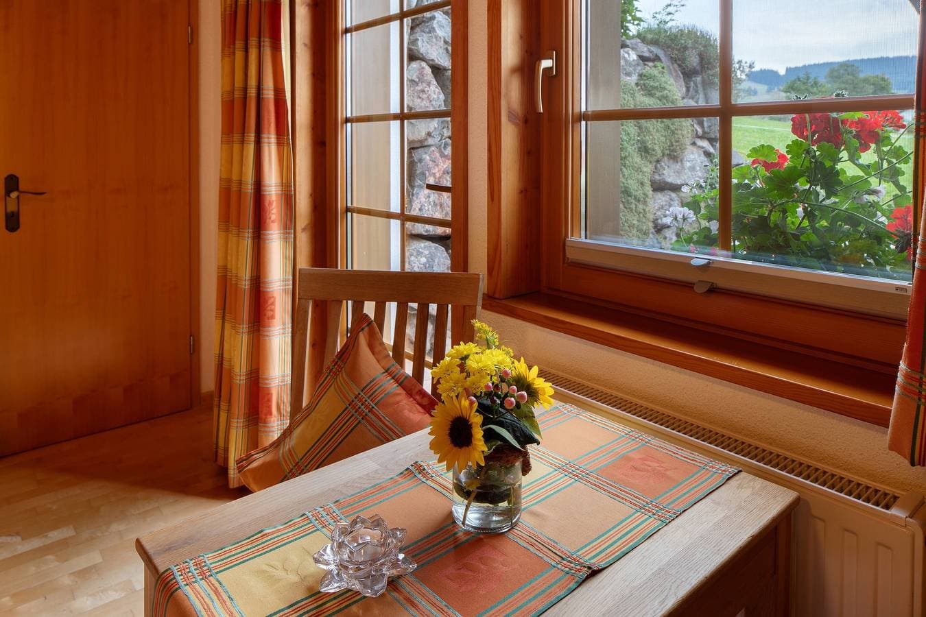 Foto 10 von 22: Gästezimmer Hirschsprung mit Bergblick, privater Terrasse und WLAN