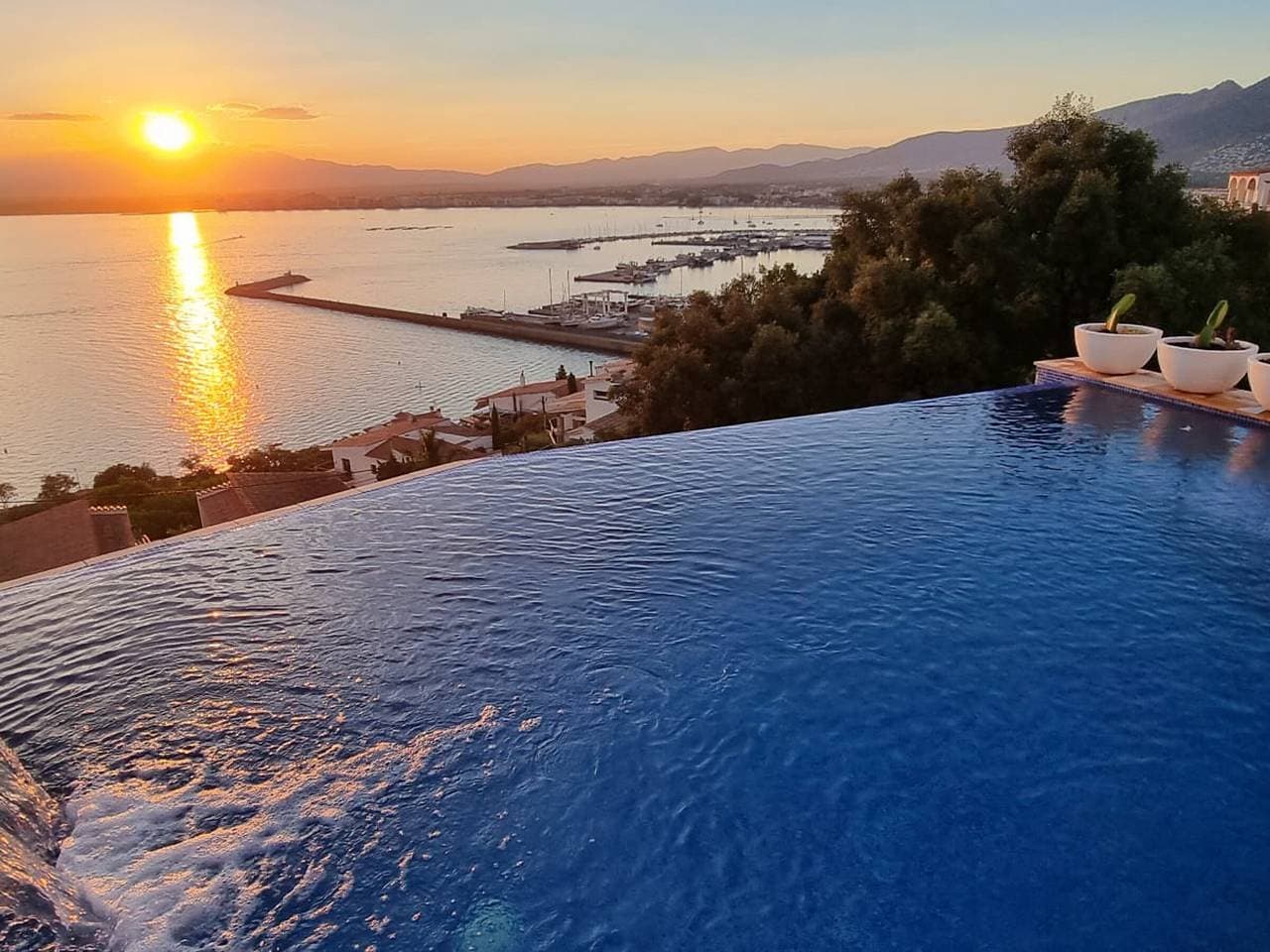 Foto 11 von 16: Modernes Studio für Paare - Blick Bucht - Pool