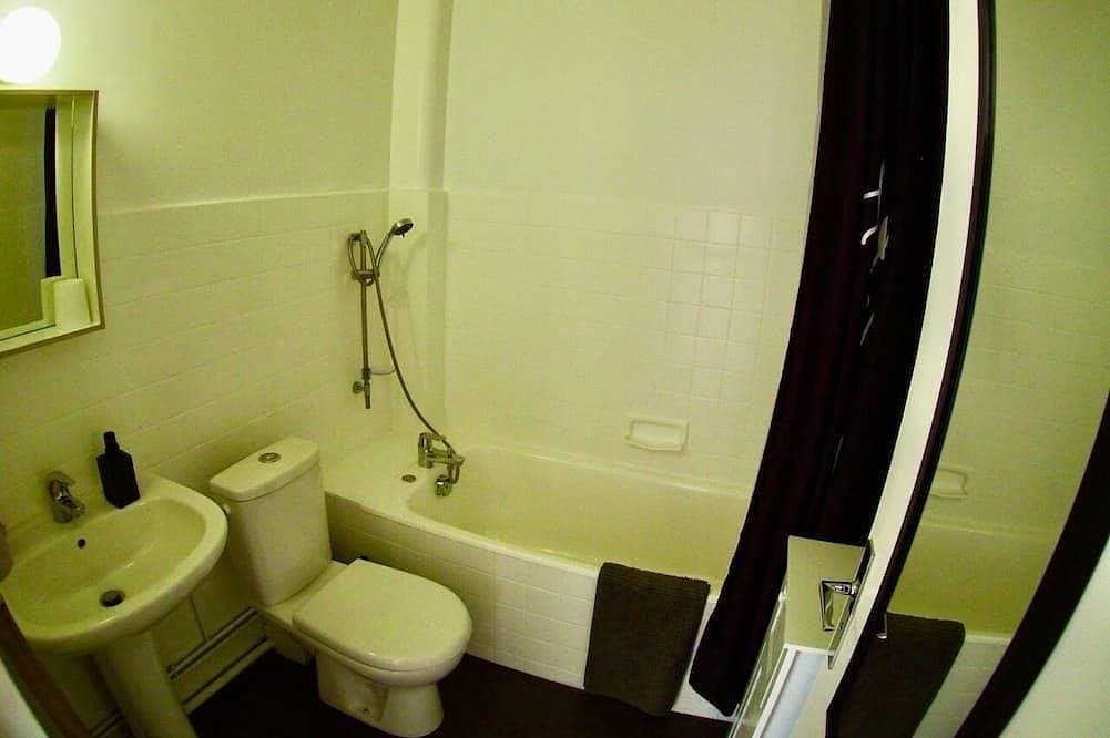 Foto 2 von 12: 38m2 studio with balcony next to Rochebonne beach in St Malo, Brittany