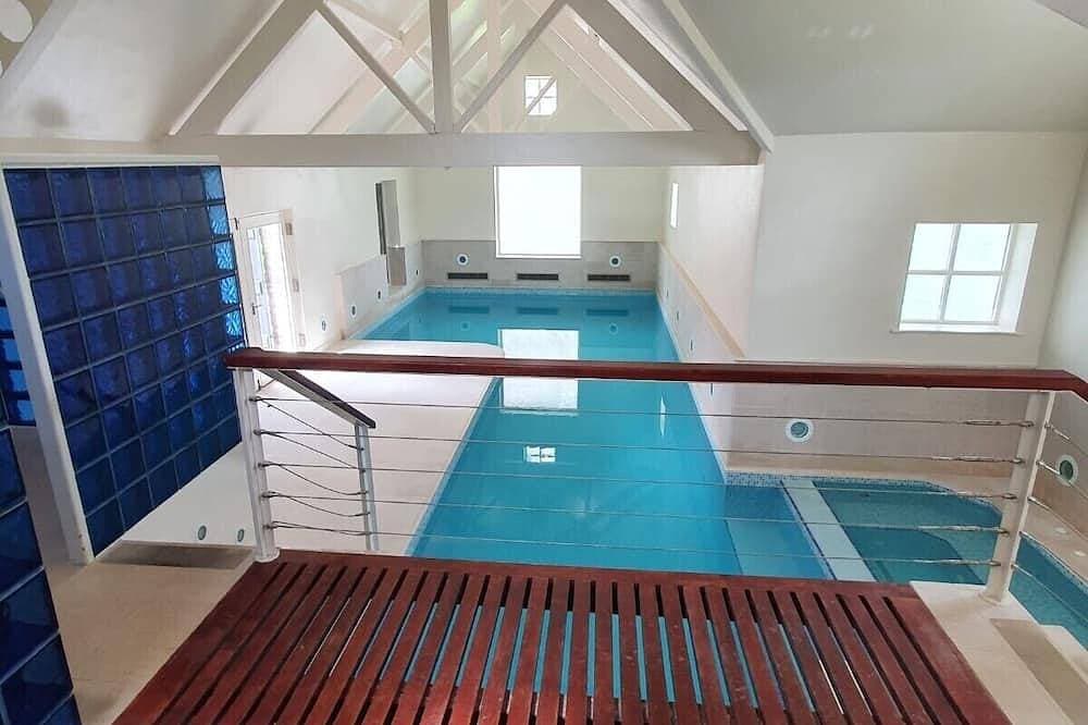5-Sterne-Steinhaus mit privatem Innenpool (nicht gemeinschaftlich) 1