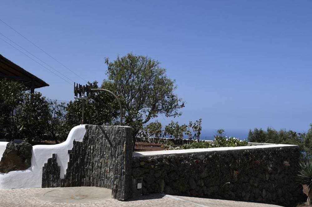 Foto 9 von 30: Maisonette Wohnung in einer Weinfinca mit Meer und Teideblick W-Lan