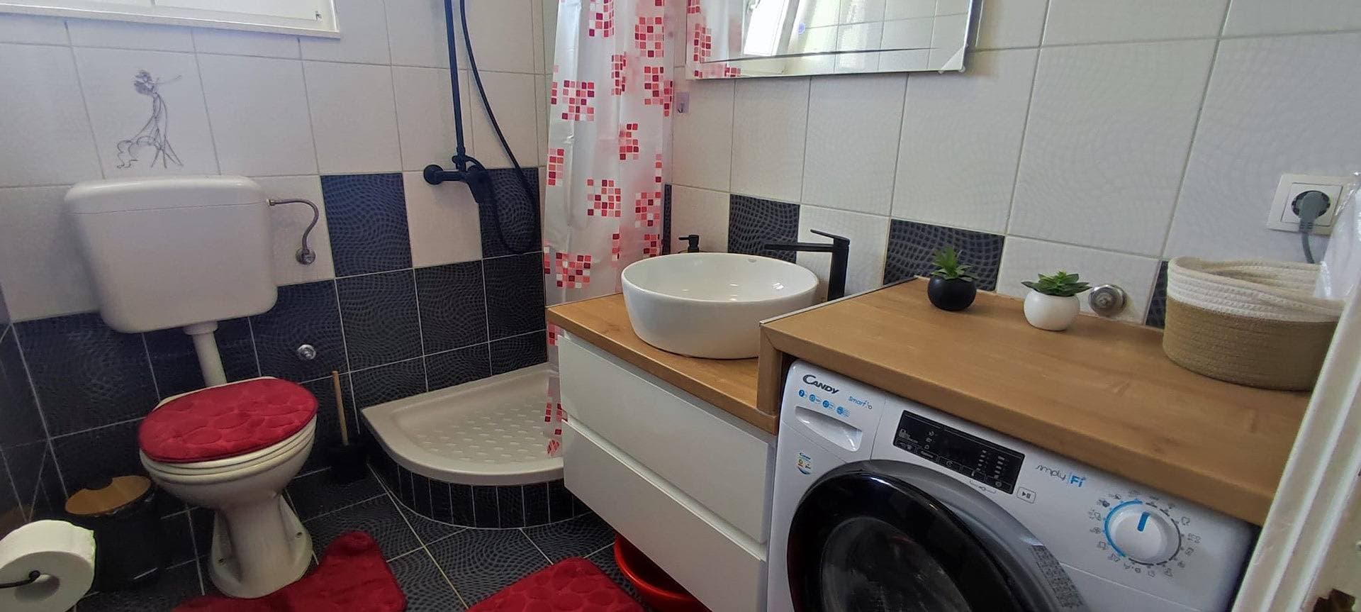 Foto 9 von 12: Ferienwohnung für 4 Personen mit Seeblick