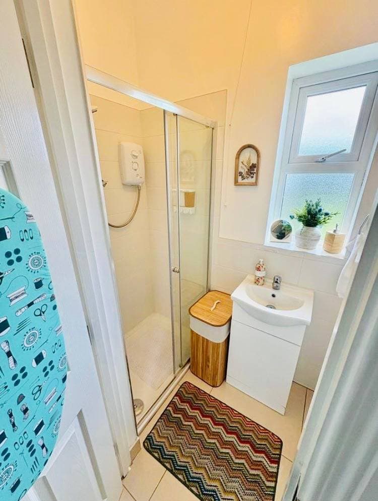 Foto 13 von 27: 1 Bed Flat - Sleeps 2 - Parking - Garden