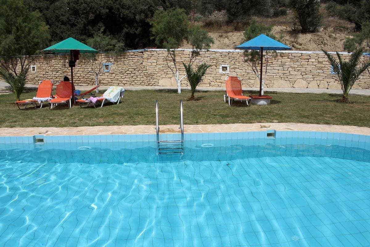 Foto 6 von 43: Ferienhaus mit Pool, großer Garten, idyllisch und ruhig, Wifi | Triopetra, Kreta