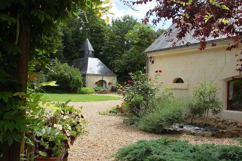 Luxuriöses B & B in der Nähe von Saumur in einem ehemaligen Weingut aus dem 18. Jahrhundert mit behe... 1