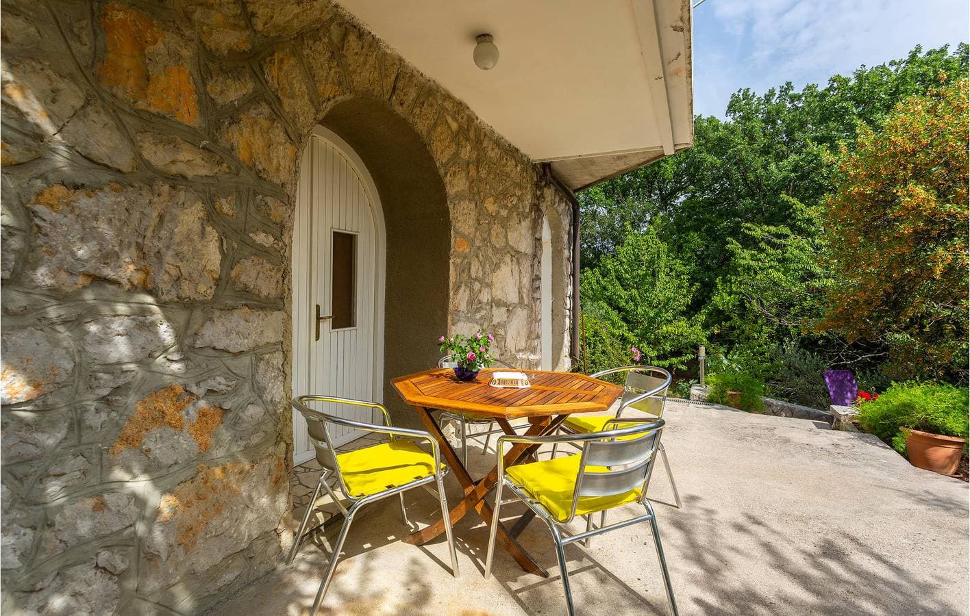 Foto 4 von 24: Gemütliches Apartment am Strand mit Terrasse und moderner Ausstattung