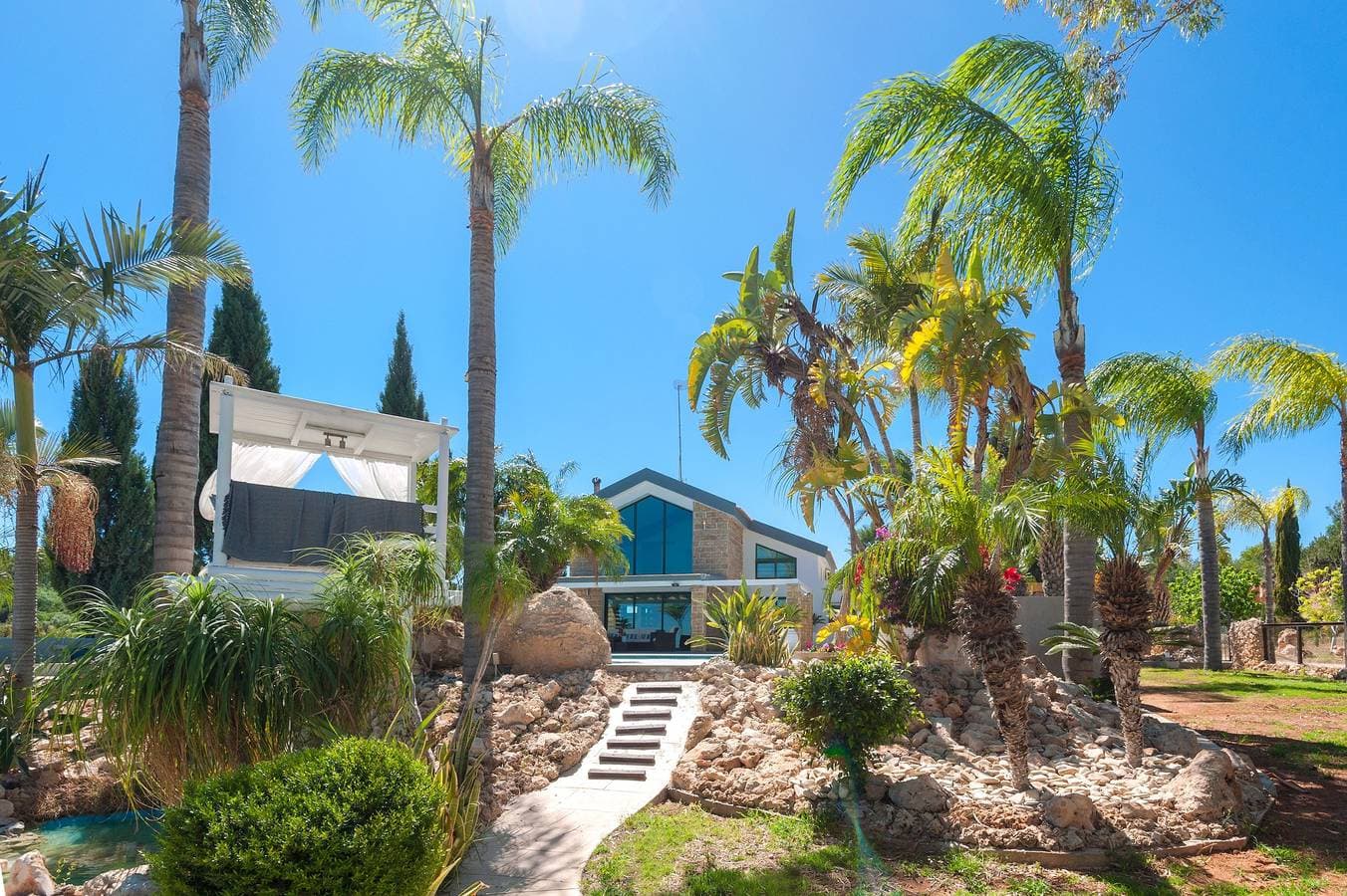 Foto 8 von 45: Villa für 7 Personen mit Garten