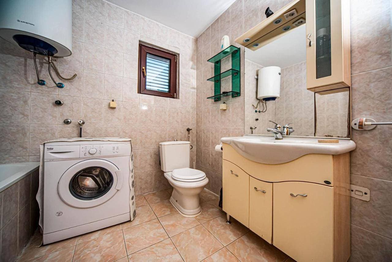 Foto 9 von 24: Double Room with Shared Bathroom