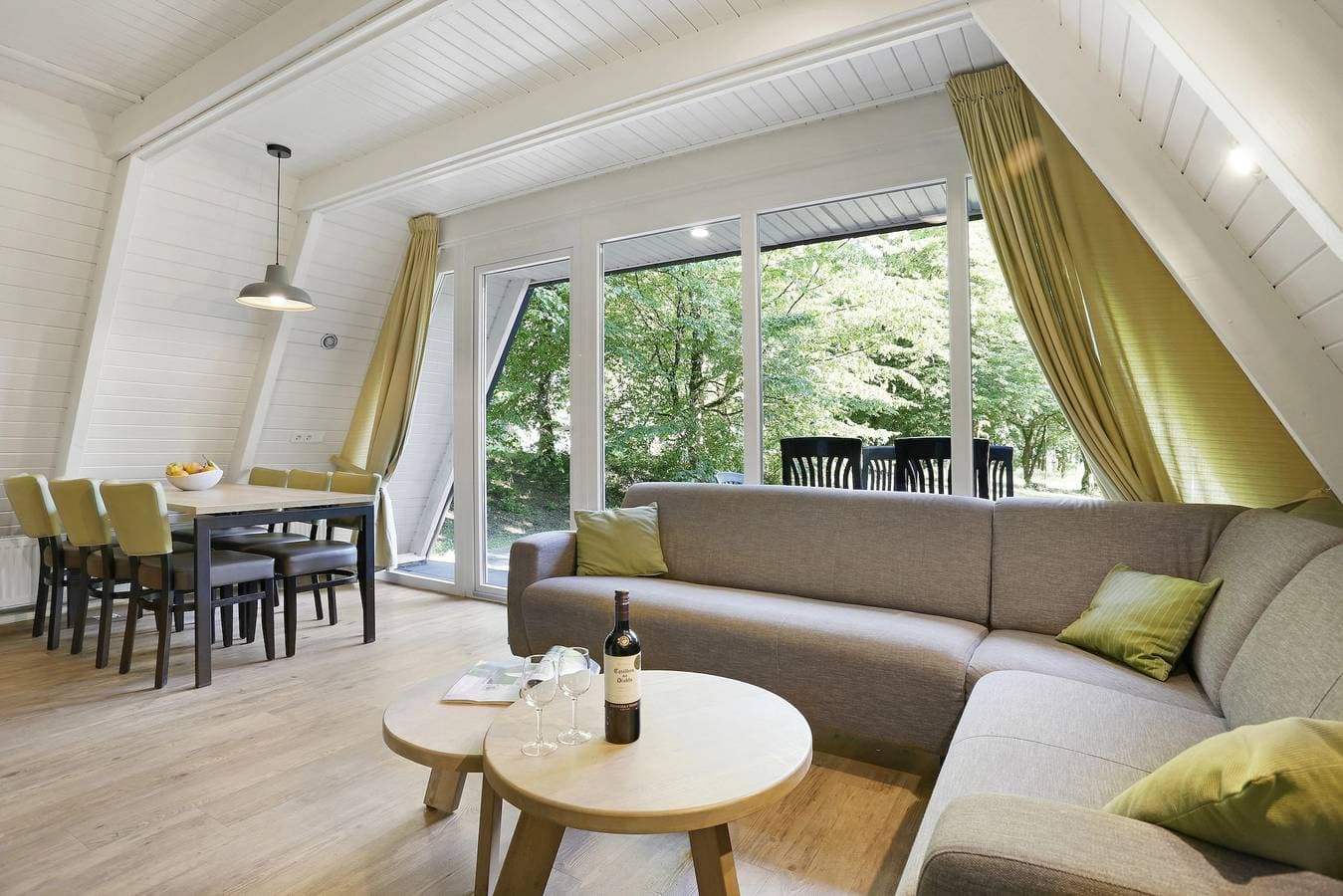 Foto 5 von 31: Bungalow für 6 Personen mit Balkon/Terrasse