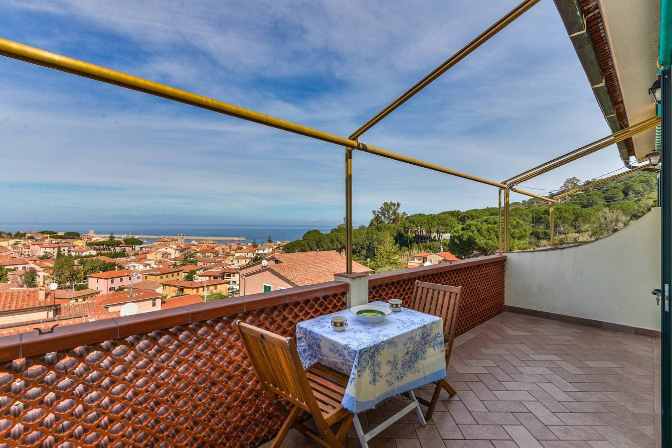Foto 2 von 23: Ferienhaus 'Appartamento Belvedere' mit Meerblick, privater Terrasse und WLAN