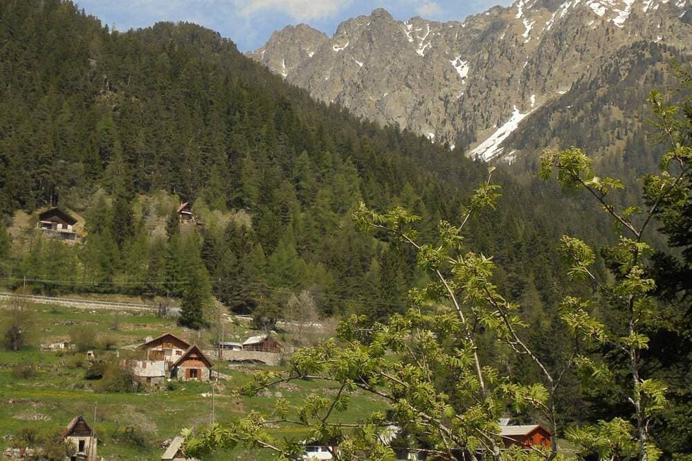 Foto 8 von 20: Berghütte oberhalb des Sees Boréon