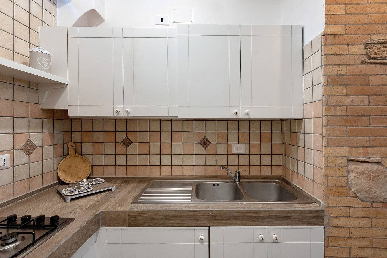 Foto 8 von 25: Ferienwohnung 'La Cantina Di Alba E Tramonto' mit Wi-Fi und Klimaanlage