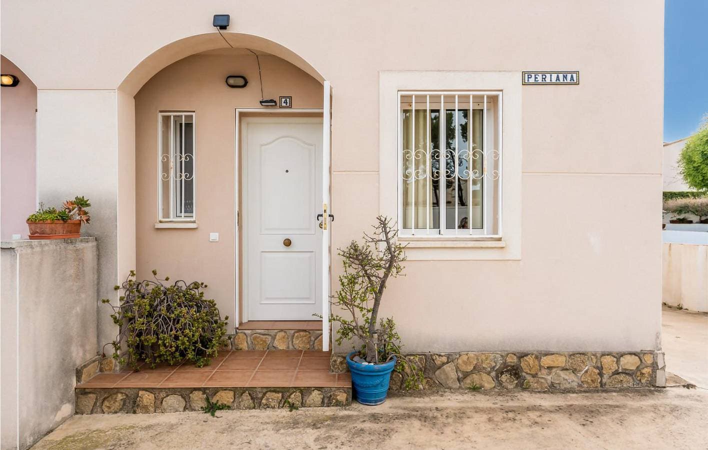 Foto 13 von 37: 68 qm Wohnung mit AC, Parkplatz, Pool & WiFi