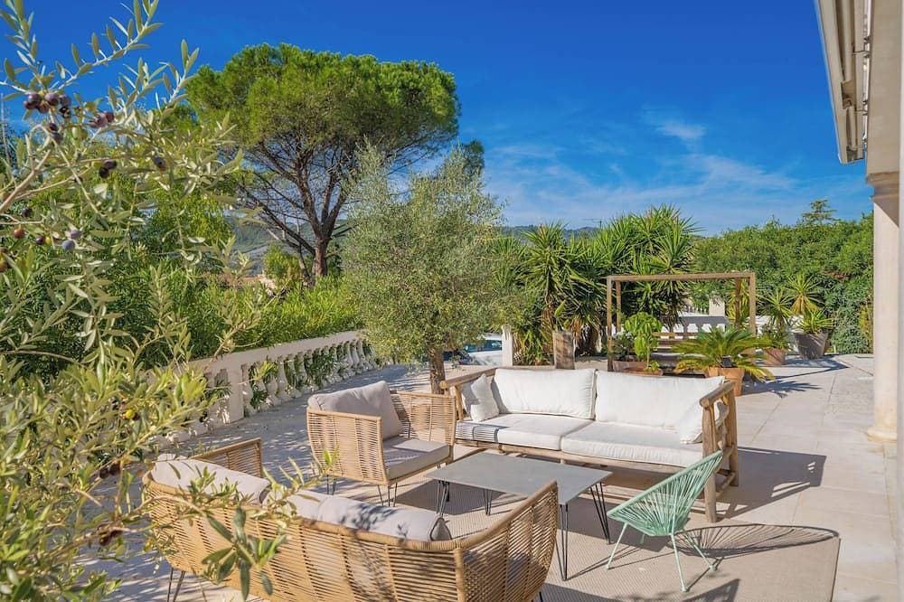 Foto 11 von 11: Villa 150m² with swimming pool, 100m² terrace and air conditioning - quiet location
