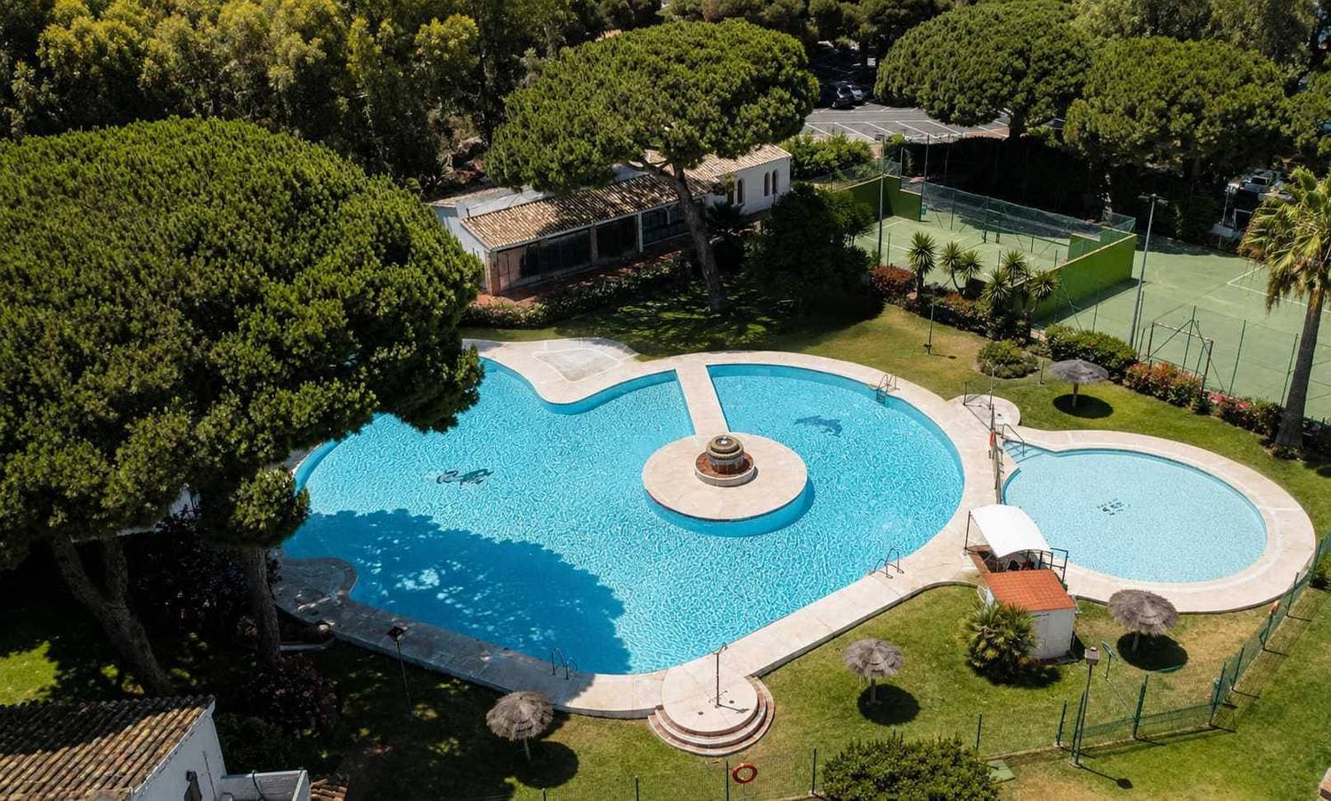 Foto 9 von 16: Los Arcos | Charming Patio Pool Townhouse