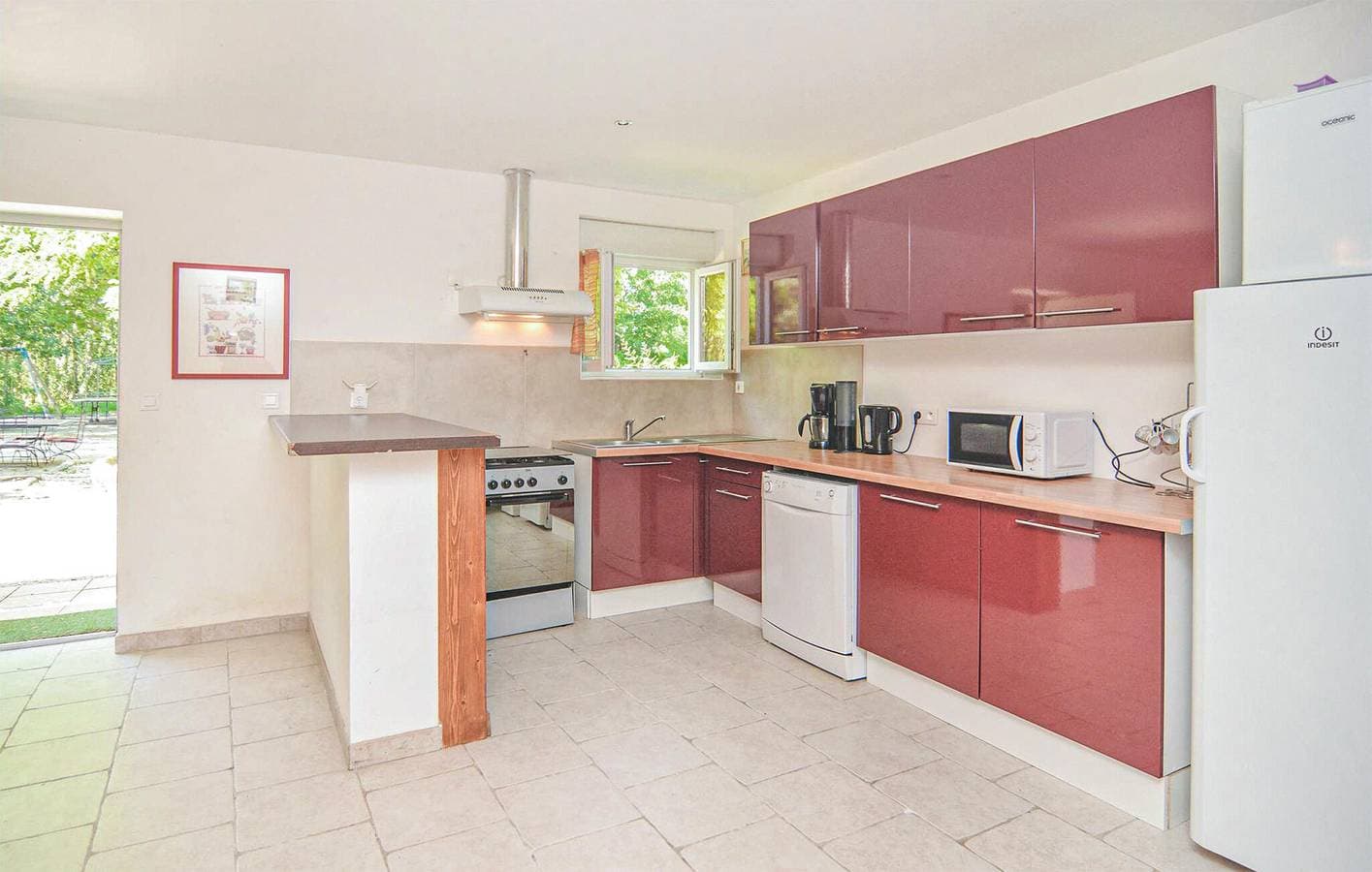 Foto 7 von 31: Geräumige Wohnung mit Pool & Garage, 900m zur Rhone