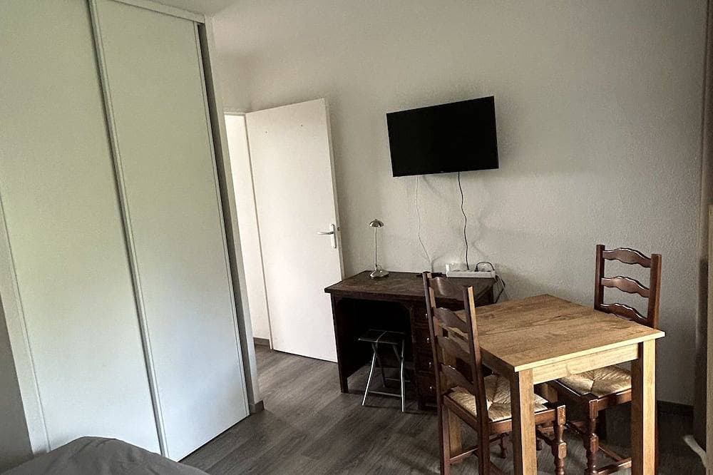 Foto 4 von 14: Normandy apartment with pool and garden