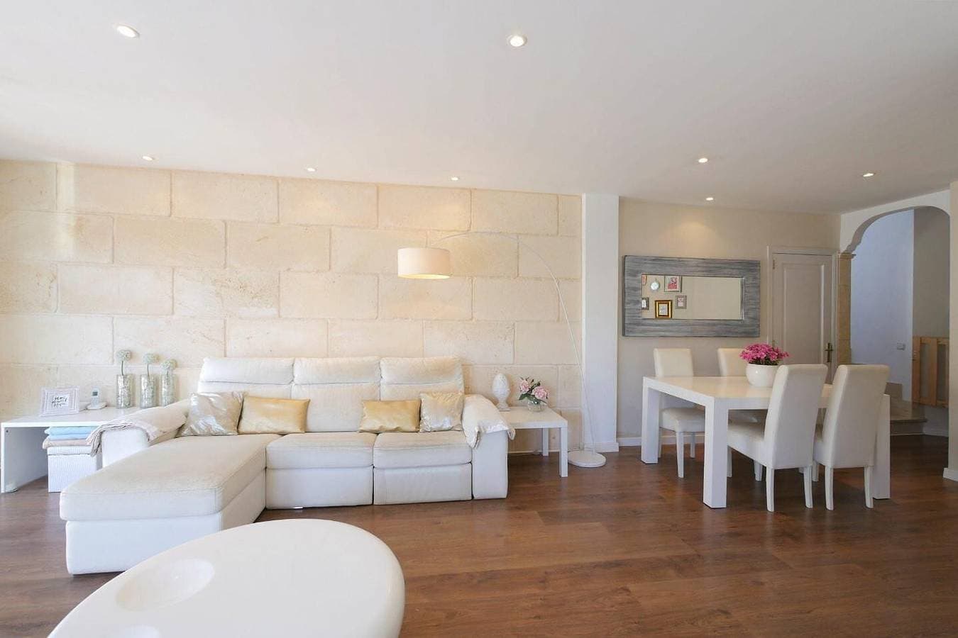Foto 5 von 28: Ferienhaus „Casa Mediterraneo“ in Strandnähe mit Seeblick, WLAN, Klimaanlage, Terrasse und Garten