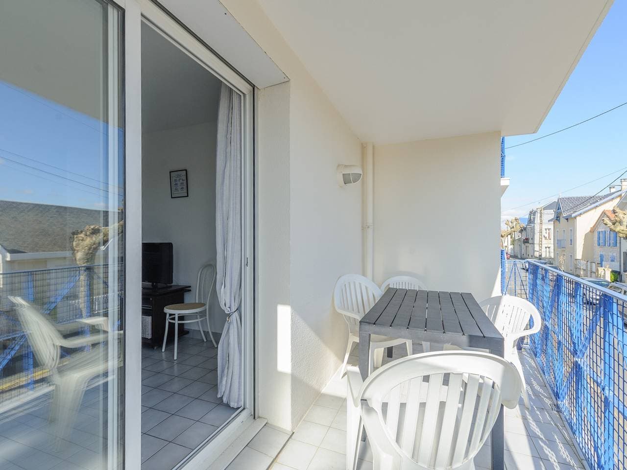 Gemütliche Ferienwohnung für 4 Personen mit Balkon und WLAN, nur 50m vom Strand 1