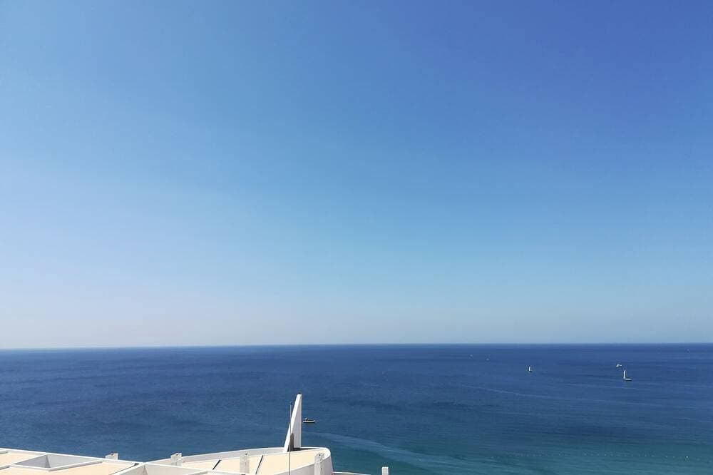 Foto 13 von 19: Apartment mit Terrasse mit Meerblick - 2 Minuten vom Strand entfernt