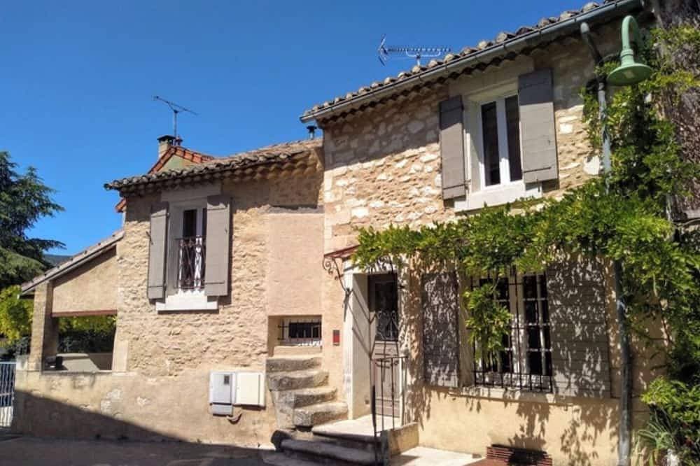 Charming village house in the heart of the Luberon 1