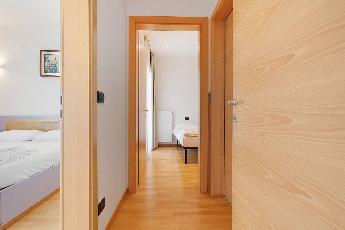 Foto 13 von 37: Ferienwohnung "Casa-Lago Suite" mit Seeblick, Gemeinschaftspool und WLAN