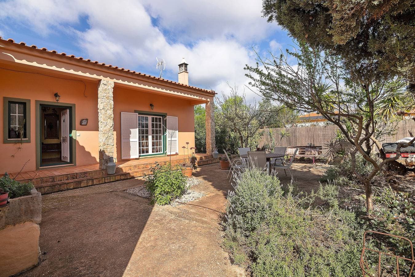 Foto 3 von 27: Villa Quinta Do Mocho mit privatem Pool, WLAN und Klimaanlage