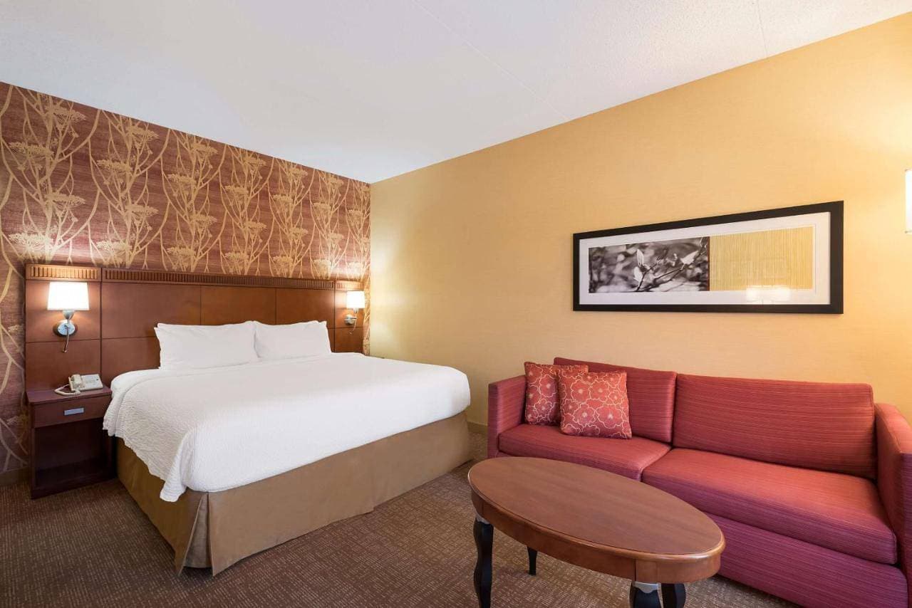 Foto 7 von 11: Guestroom King with Sofabed