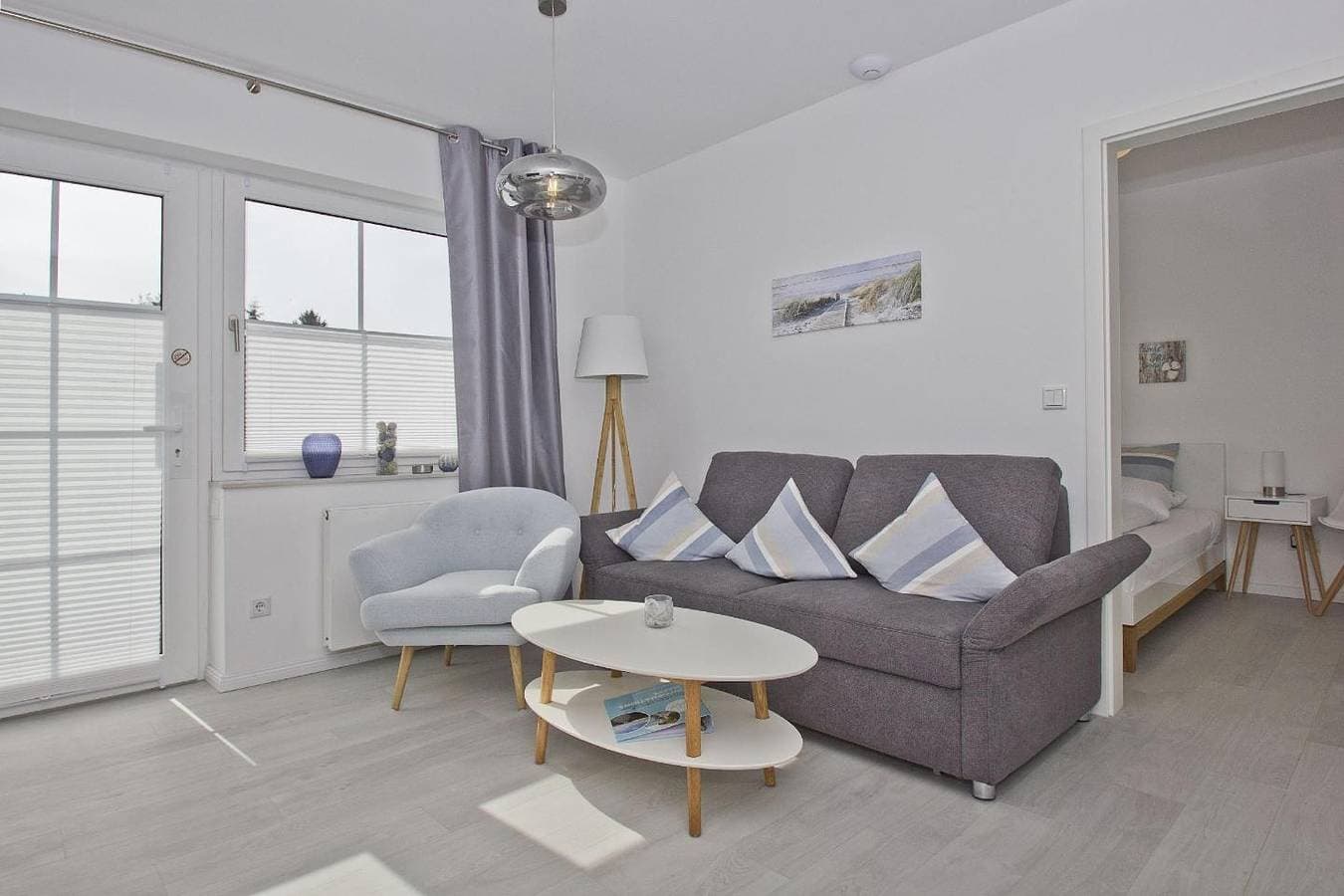 Foto 6 von 18: Modernen Ferienwohnung mit eigener Terrasse - Haus Inselwind FeWo MEERküste