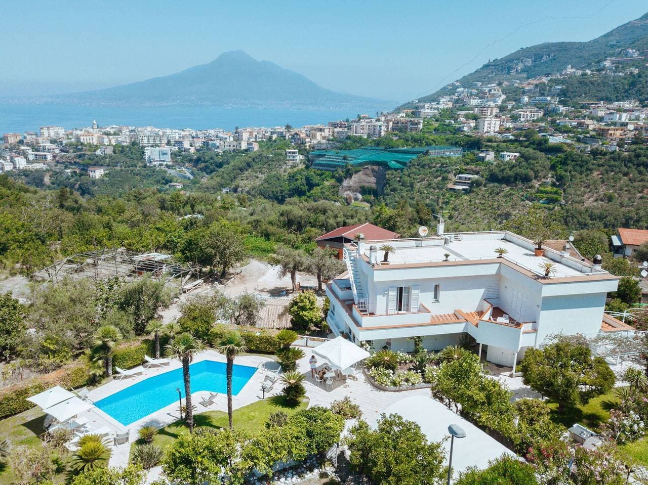 Foto 6 von 49: Villa für 10 Personen mit Terrasse
