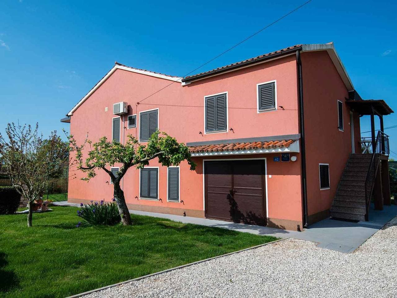 Foto 13 von 35: Villa mit Swimmingpool und Grill