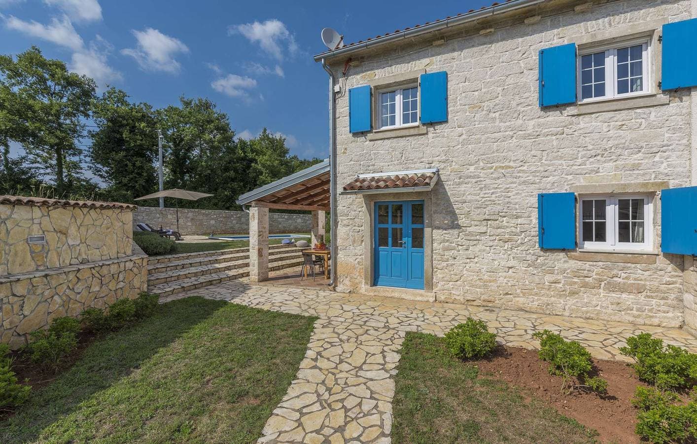 Foto 3 von 36: Ferienhaus Natura - Erholung pur für sechs Gäste mit privatem Pool