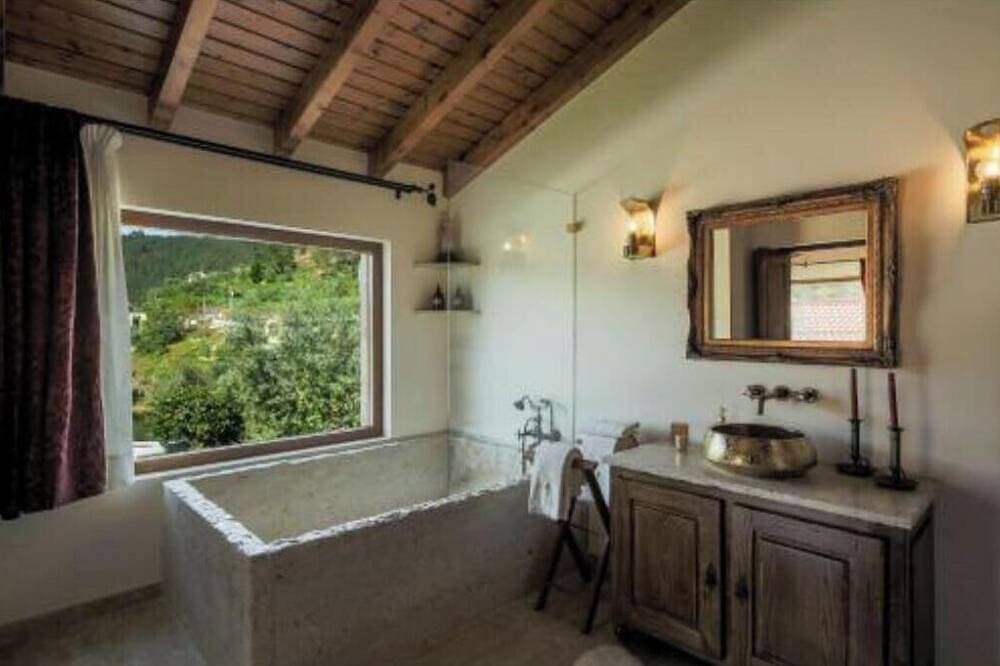 Foto 4 von 20: Ordem de Cristo Suite - Rural Tourism with terrace and river view