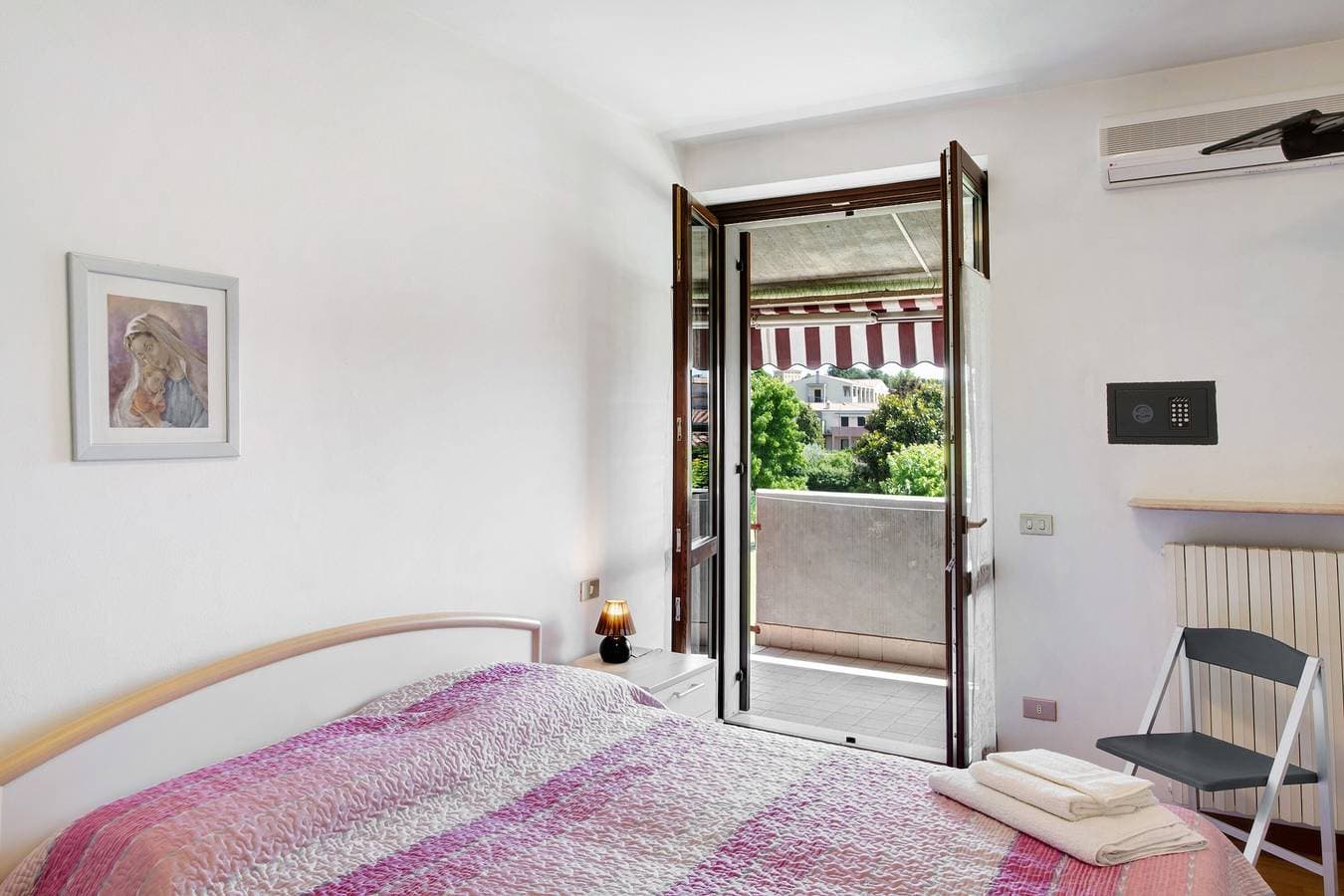 Foto 8 von 21: Ferienwohnung "Residenz San Zeno S P House" mit Gemeinschaftspool, Terrasse und Klimaanlage