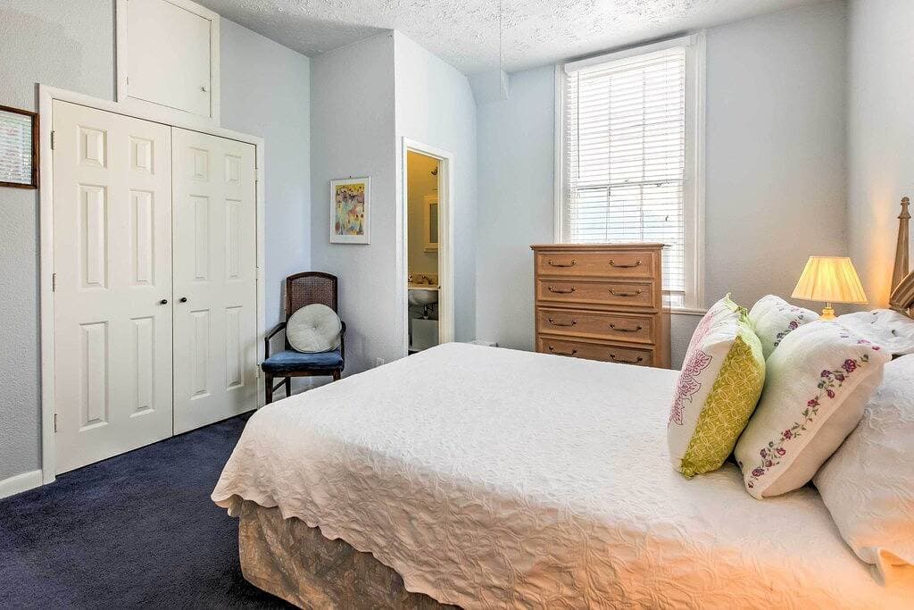 Foto 10 von 27: Lavish Galveston Apartment - 6 Blocks zum Strand!