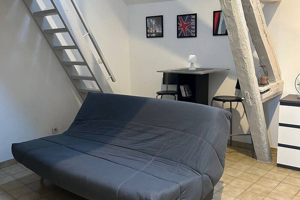 Foto 9 von 24: Downtown apartment - Drouaise - mezzanine - sleeps 4