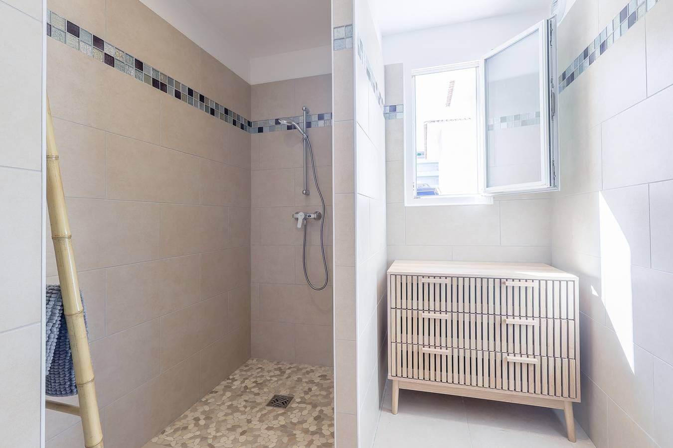Foto 13 von 16: Ferienwohnung für 4 Personen mit Terrasse