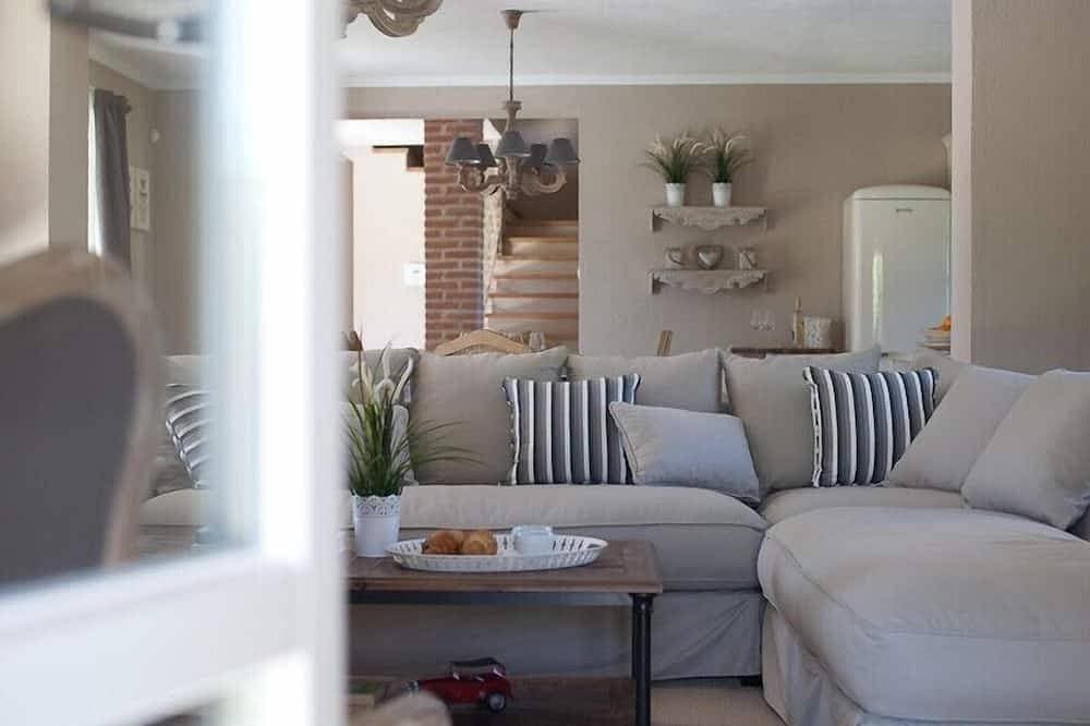 Foto 12 von 24: Luxus-Villa mit großem beheizten Pool und Spielzimmer