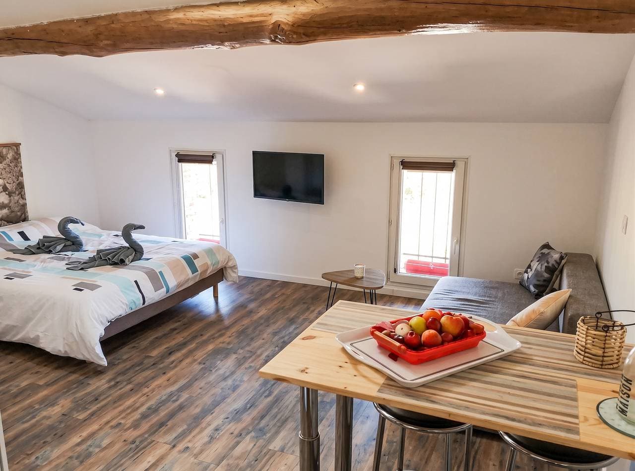 Foto 5 von 12: Charmantes Studio in Saint-Jory, 25 qm, geteiltes Schwimmbad