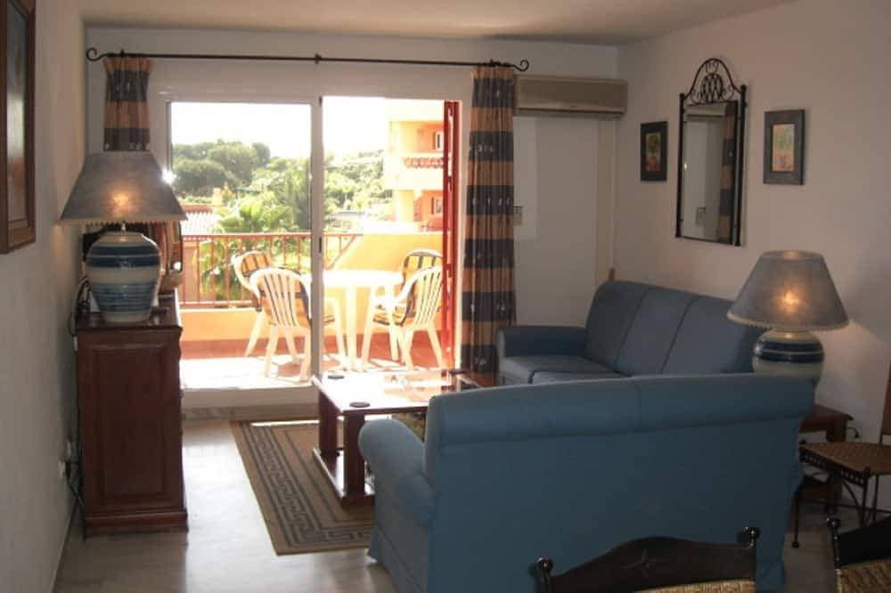 Foto 9 von 29: Marbella 2 Bed 2 Bath Luxury Apartment near Cabopino