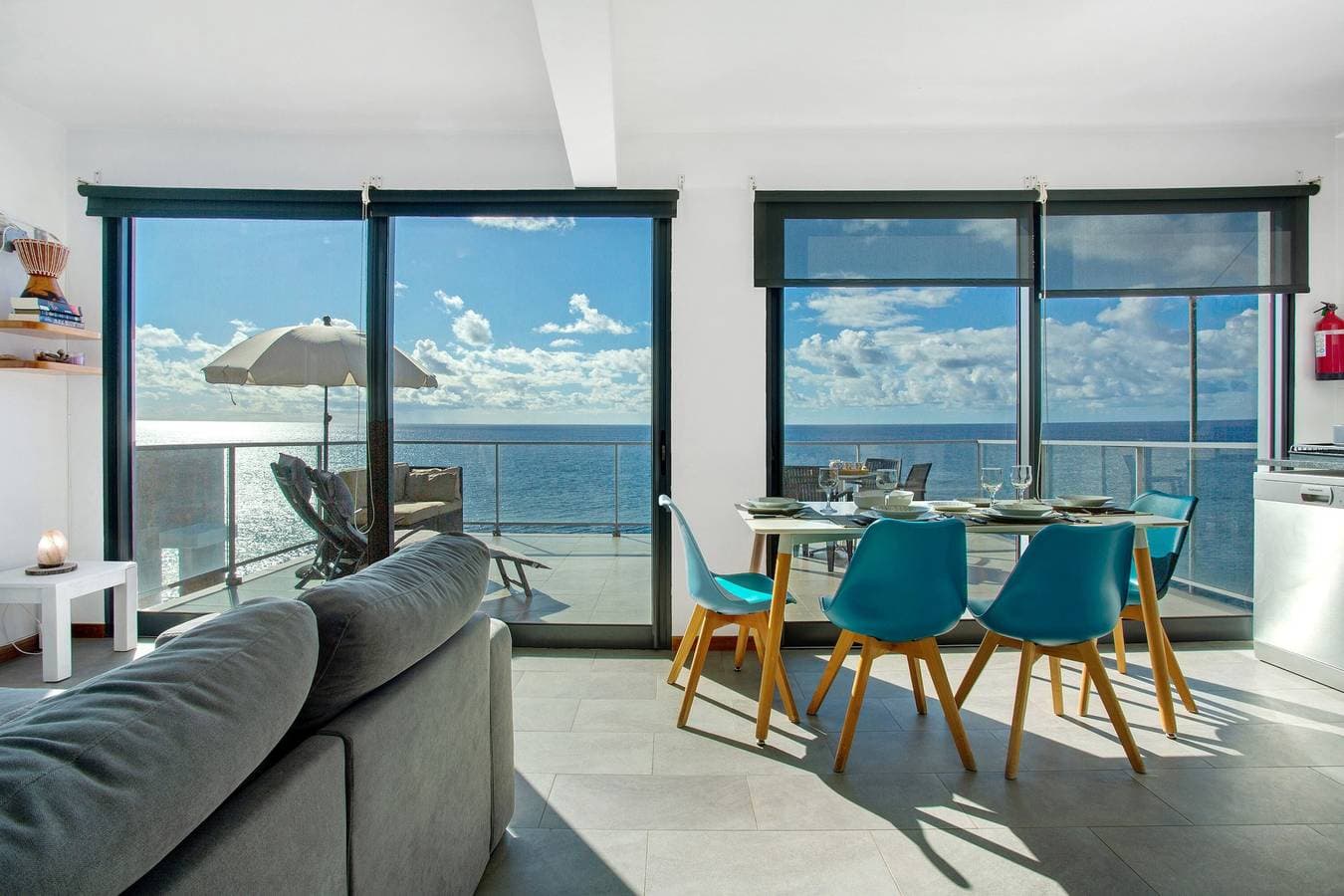 Foto 8 von 43: Ferienwohnung 'The Wave House - Two Bedroom' mit Meerblick, Wi-Fi und Klimaanlage
