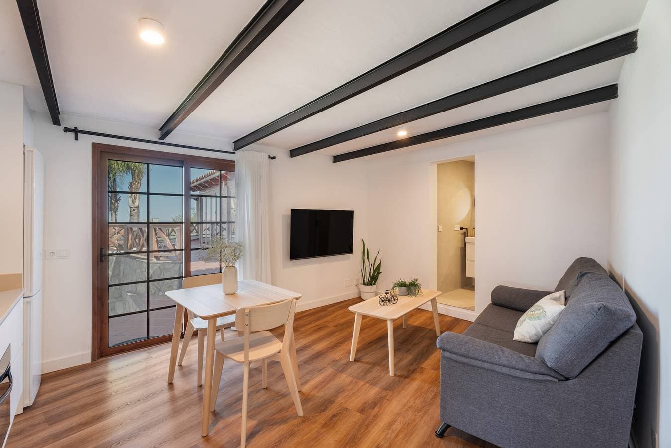 Foto 12 von 34: Villa 'Gardel - Suite' mit Meerblick, Teideblick, Gemeinschaftspool und WLAN